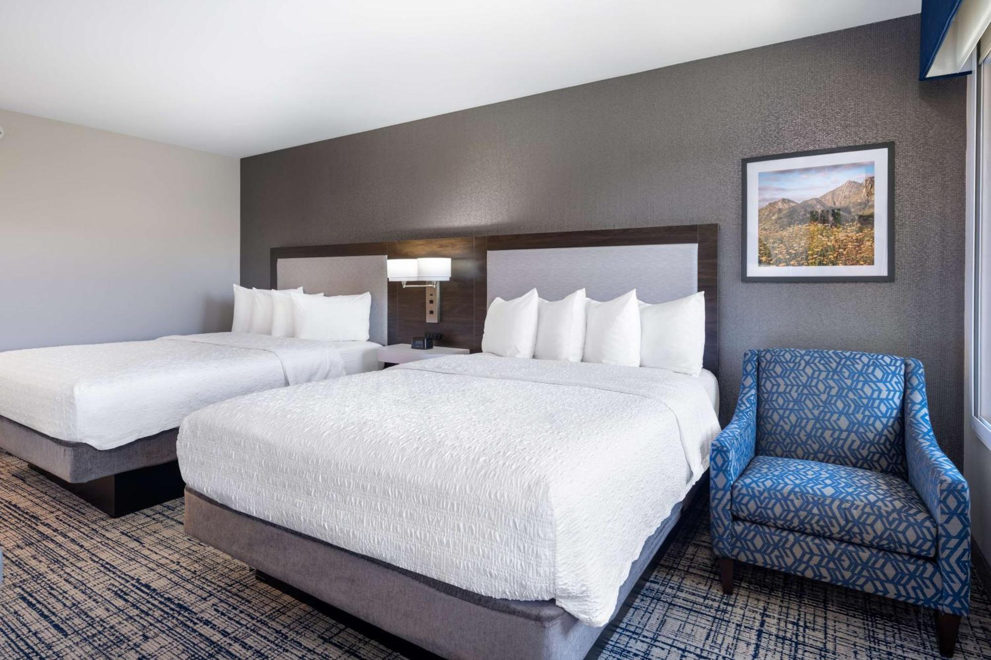 Hampton Inn & Suites Agoura Hills Exterior photo